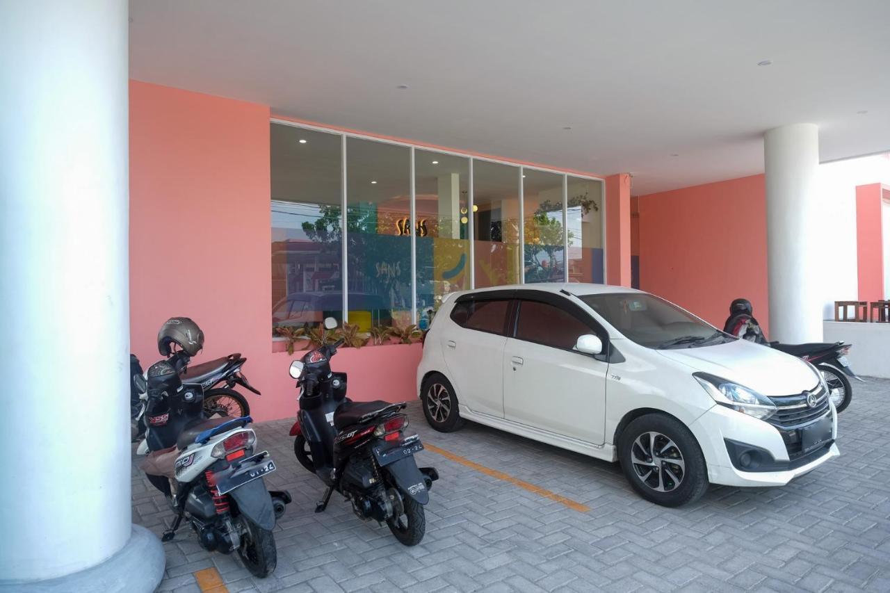Sans Hotel Aurum Majapahit Semarang Extérieur photo