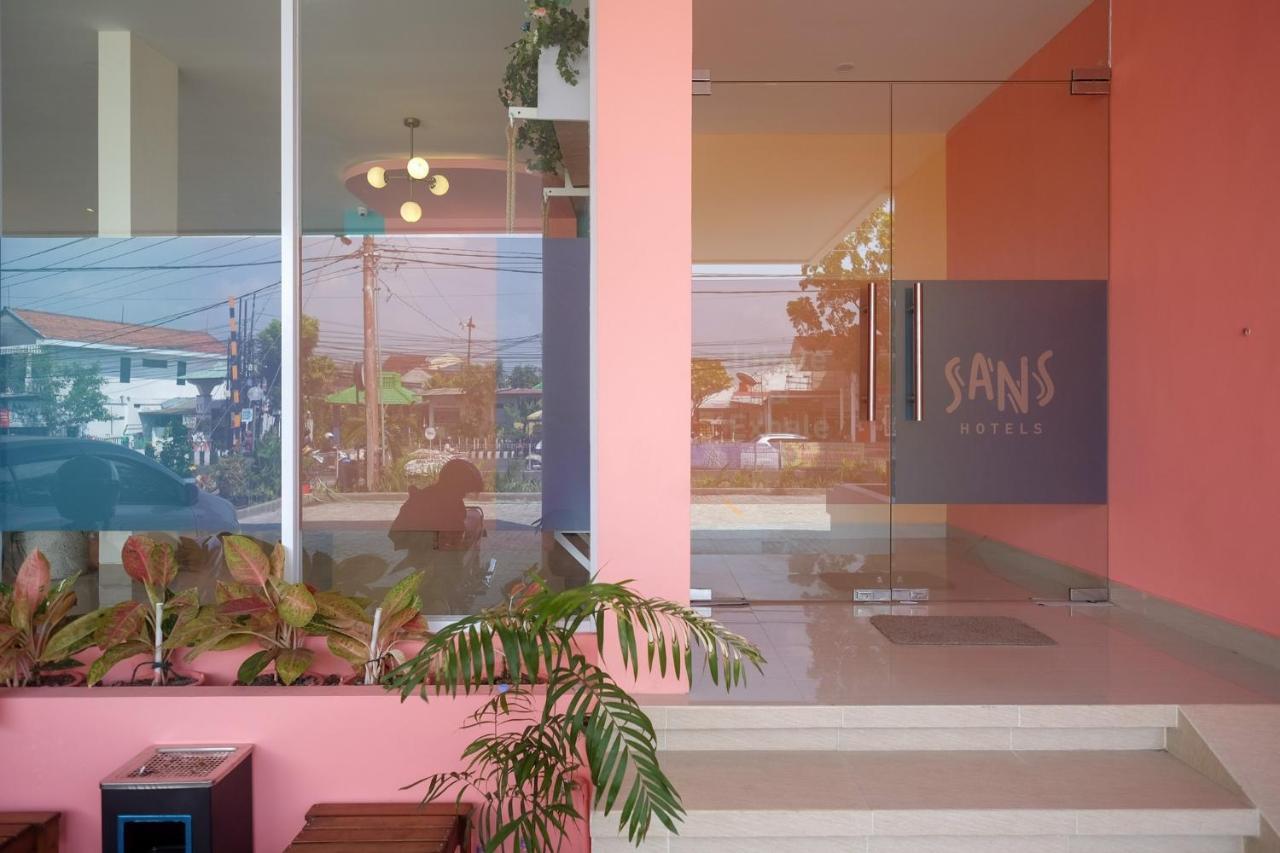 Sans Hotel Aurum Majapahit Semarang Extérieur photo